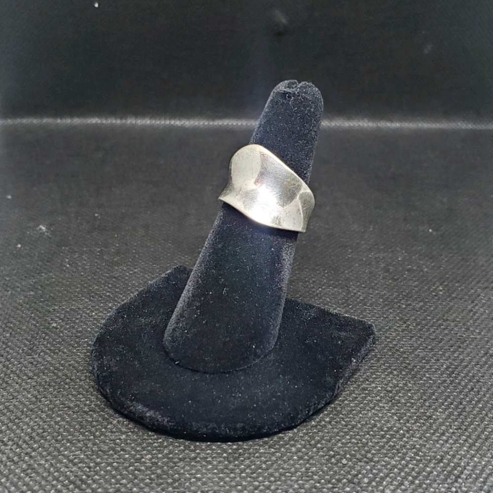 Silver ring 925 with beautiful design